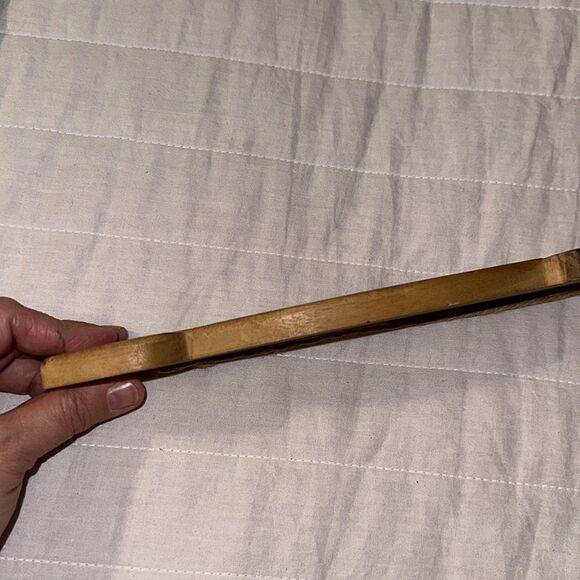 Vintage Handmade Chiseled Wood “Merry Christmas” Sign Tan Red Green - Picture 6 of 10